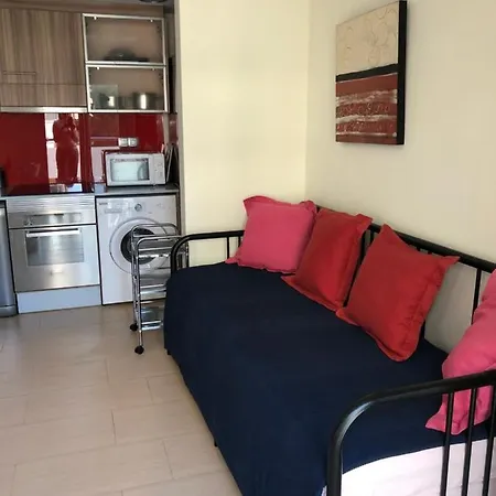 Near Disco Street יורט דה מאר